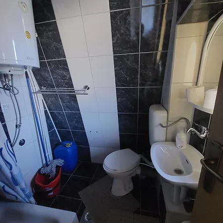 Apartman Adin